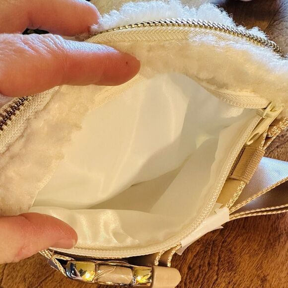 Wantable Ivory Sherpa Belt Bag Fanny NWOT - Picture 4 of 6